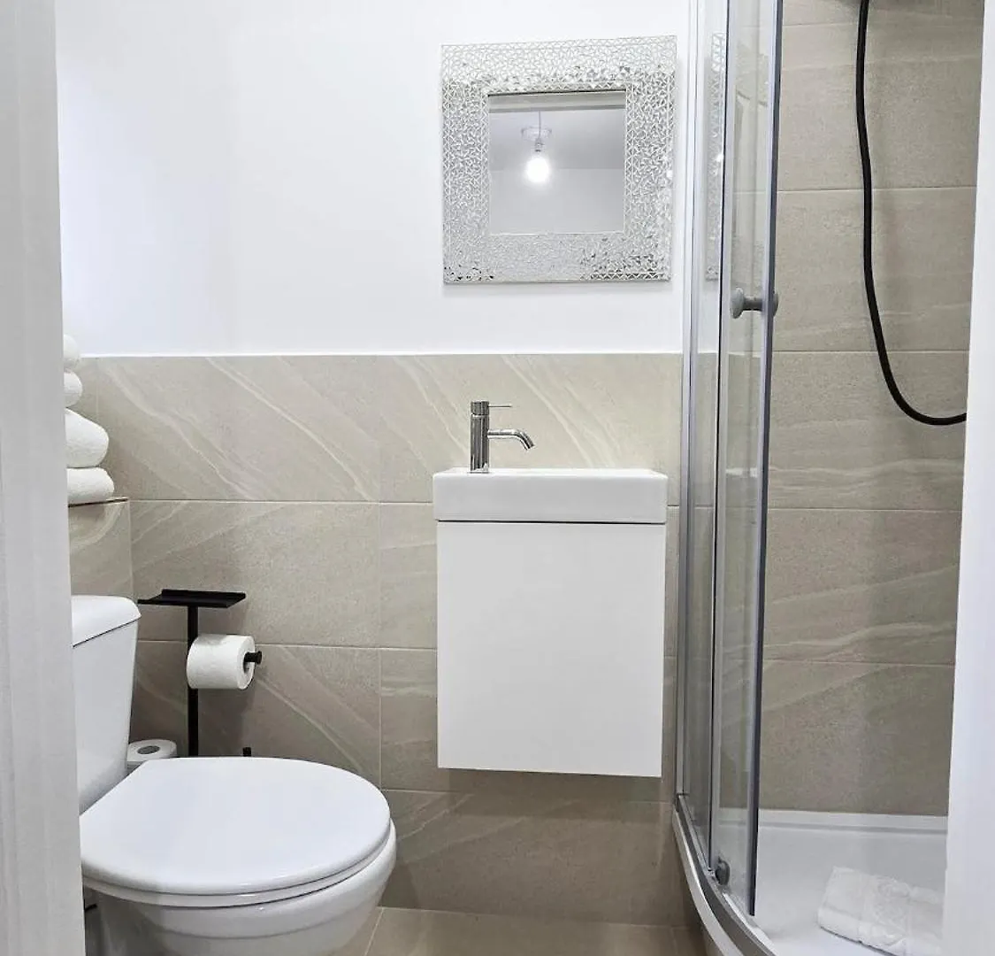 Central Studio In Old Street 1 London Apartment